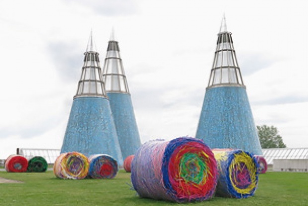 'Ärger im Paradies' auf dem Dach der Bundes-Kunst-Halle, Bild: Michael Beutler 'Ärger im Paradies' auf dem Dach der Bundes-Kunst-Halle