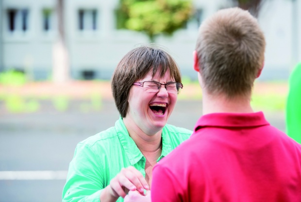 Anna-Lisa Plettenberg und Marc Lohmann lachen, Foto: Britt Schilling Anna-Lisa Plettenberg und Marc Lohmann lachen
